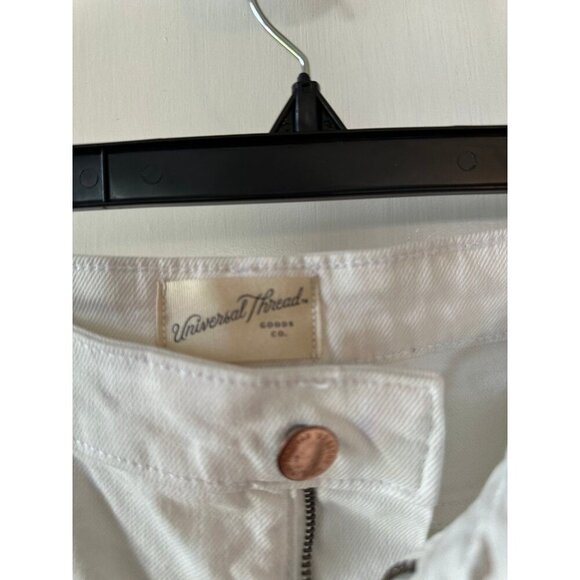 Universal Threads women’s size 14R white Jean pants - Picture 3 of 9